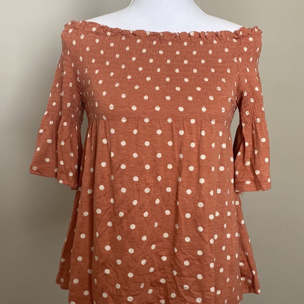 Sienna Brown & White Polka Dots Off the Shoulder Flowy Top with Fitted Bustline - Picture 2 of 8